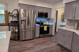 7965 S Wynbrook Ct, Oak Creek, WI 53154 - Photo 8