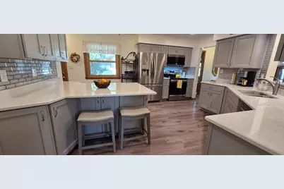 7965 S Wynbrook Ct, Oak Creek, WI 53154 - Photo 6