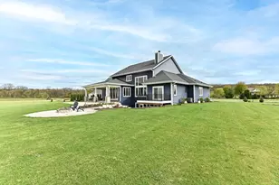 S101W33315 Genevieve Dr, Mukwonago, WI 53149 - Photo 4