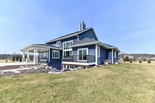 S101W33315 Genevieve Dr, Mukwonago, WI 53149 - Photo 12