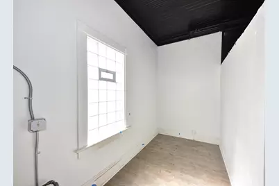 3925 W North Ave, Milwaukee, WI 53208 - Photo 10