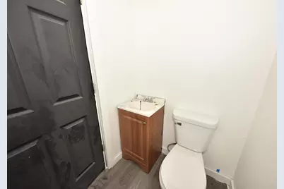 3925 W North Ave, Milwaukee, WI 53208 - Photo 8