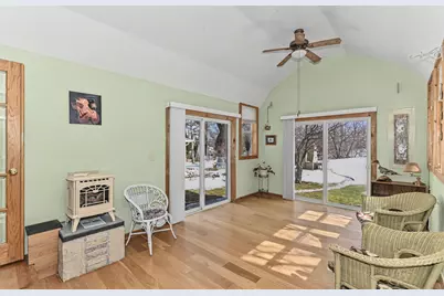 4230 S Packard Ave, Saint Francis, WI 53235 - Photo 26