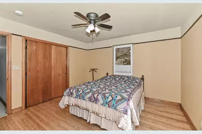 4230 S Packard Ave, Saint Francis, WI 53235 - Photo 30