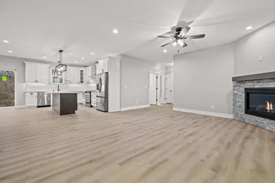 12212  Sheridan Rd, Pleasant Prairie, WI 53158 - Photo 4