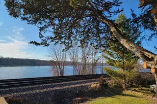 39 &amp 39 1/2 N Shore Dr, Fountain City, WI 54629 - Photo 2