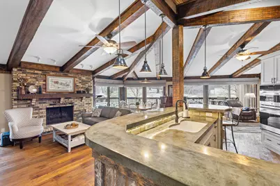 890  Windsor Dr #4, Fontana, WI 53125 - Photo 8