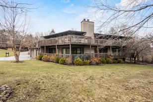 890 Windsor Dr, Fontana, WI 53125 - Photo 2