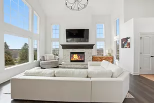 N87W25037 Bay Ct, Lisbon, WI 53089 - Photo 6