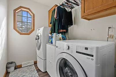 504  Fairview Cir, Racine, WI 53185 - Photo 22