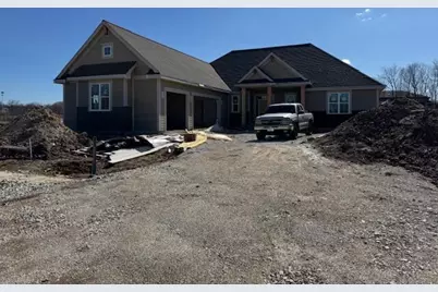 N51W18847  Quietwood Dr, Menomonee Falls, WI 53051 - Photo 2