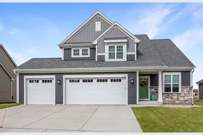 1390  Foxwood Pass, Oconomowoc, WI 53066 - Photo 2