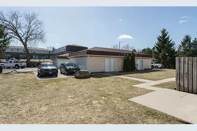 2017  Green Tree Rd, West Bend, WI 53090 - Photo 2