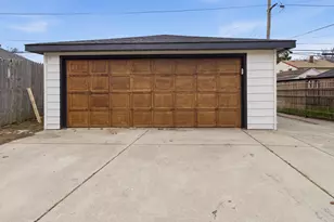 1215 S 91st St, West Allis, WI 53214 - Photo 38