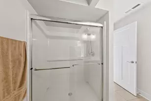 W218N16074 Tiger Lily Dr, Jackson, WI 53037 - Photo 16