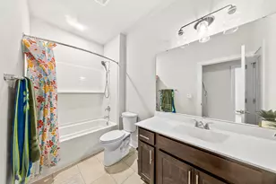 W218N16074 Tiger Lily Dr, Jackson, WI 53037 - Photo 14