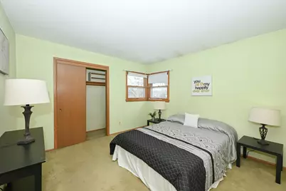 5316  Robin Dr, Greendale, WI 53129 - Photo 14