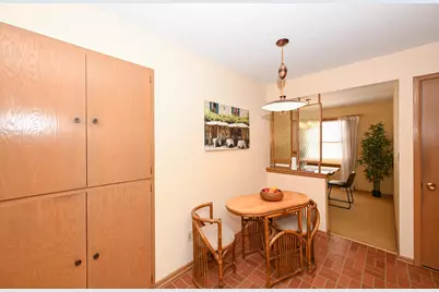 5316  Robin Dr, Greendale, WI 53129 - Photo 12