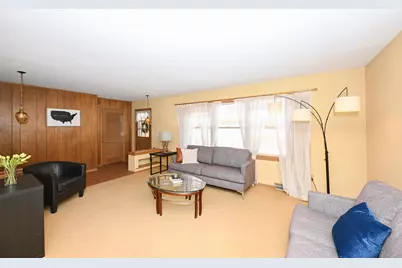 5316  Robin Dr, Greendale, WI 53129 - Photo 2