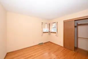 5316 Robin Dr, Greendale, WI 53129 - Photo 16