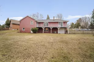 1324 Rhynie Ct, West Bend, WI 53095 - Photo 4