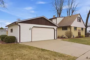 1402 N 21st St, Manitowoc, WI 54220 - Photo 4