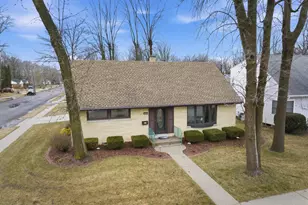 1402 N 21st St, Manitowoc, WI 54220 - Photo 10