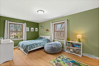 8710 W Hawthorne Ln, Franklin, WI 53132 - Photo 28