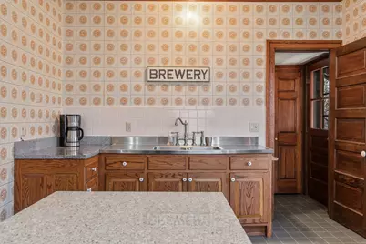 6789 N Elm Tree Rd, Glendale, WI 53217 - Photo 8