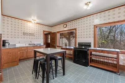 6789 N Elm Tree Rd, Glendale, WI 53217 - Photo 10