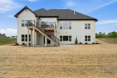 N51W18906  Quietwood Dr, Menomonee Falls, WI 53046 - Photo 2