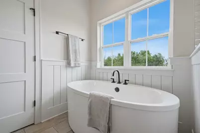 N51W18906  Quietwood Dr, Menomonee Falls, WI 53046 - Photo 18