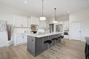 N51W18906 Quietwood Dr, Menomonee Falls, WI 53046 - Photo 6