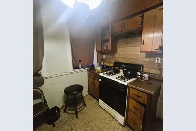 2335 S 7th St, Milwaukee, WI 53215 - Photo 6