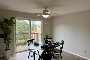 975 Manor Dr, Neenah, WI 54956 - Photo 10