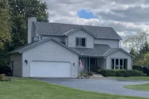 W253S10980 Hunters Run, Vernon, WI 53149 - Photo 1