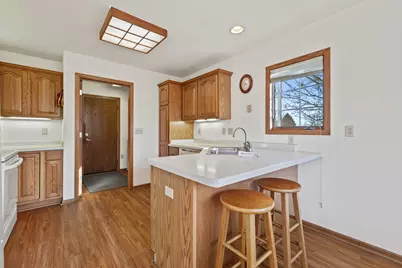 4731  Kingdom Ct, Racine, WI 53402 - Photo 8