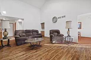 4731 Kingdom Ct, Racine, WI 53402 - Photo 4