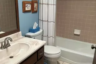 1214 Cherrywood Dr, Waukesha, WI 53188 - Photo 10