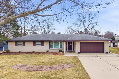 N75W6969  Linden St, Cedarburg, WI 53012 - Photo 1