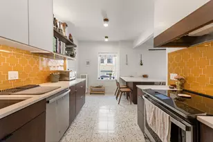 1714 E Kane Pl, Milwaukee, WI 53202 - Photo 2