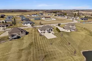 2345 Silveridge Dr, Manitowoc, WI 54220 - Photo 46