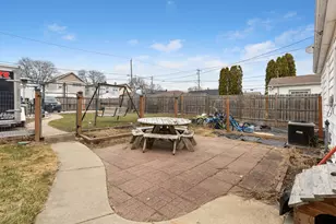 2331 S 61st St, West Allis, WI 53219 - Photo 22