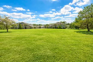 18645 Emerald Dr, Brookfield, WI 53045 - Photo 14