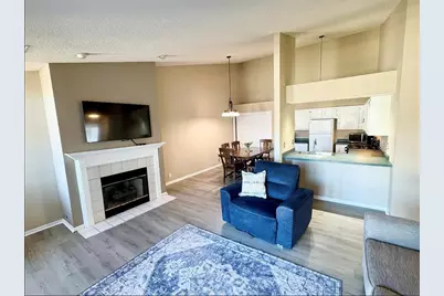 949  Quinlan Dr, Pewaukee, WI 53072 - Photo 4