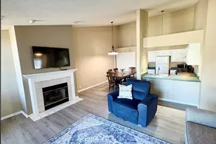 949 Quinlan Dr, Pewaukee, WI 53072 - Photo 4