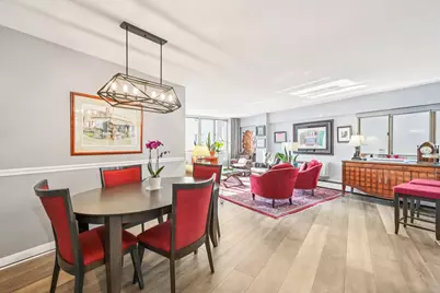 1919 N Summit Ave #1C, Milwaukee, WI 53202 - Photo 8