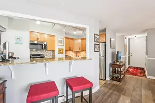 1919 N Summit Ave, Milwaukee, WI 53202 - Photo 8