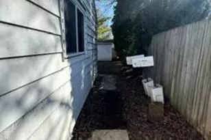 2728 S 83rd Pl, West Allis, WI 53219 - Photo 8