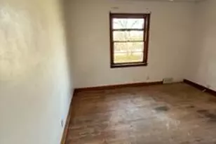 2728 S 83rd Pl, West Allis, WI 53219 - Photo 4